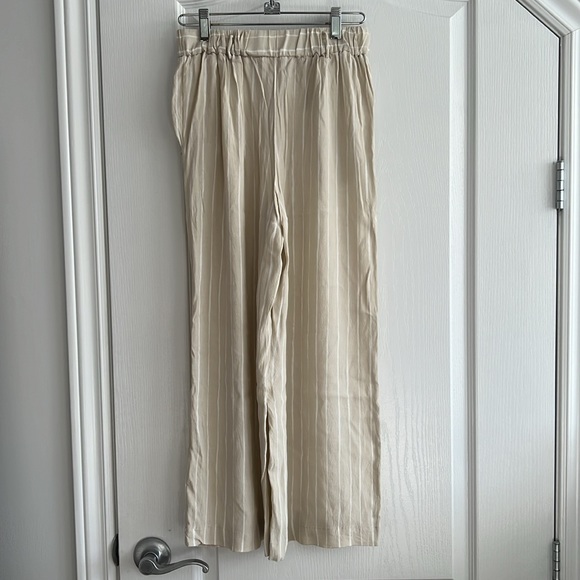 Wilfred Summer Wide Leg Pant trouser airy and light pinestripe. Inseam 22inches - Picture 4 of 7